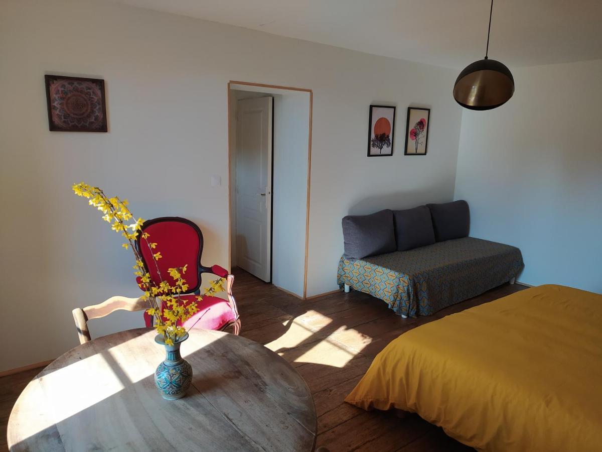 Avol D'Oiseau Bed & Breakfast Villers-Farlay Bagian luar foto