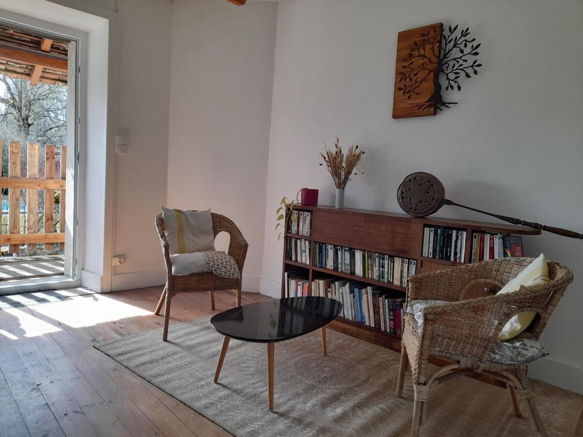 Avol D'Oiseau Bed & Breakfast Villers-Farlay Bagian luar foto