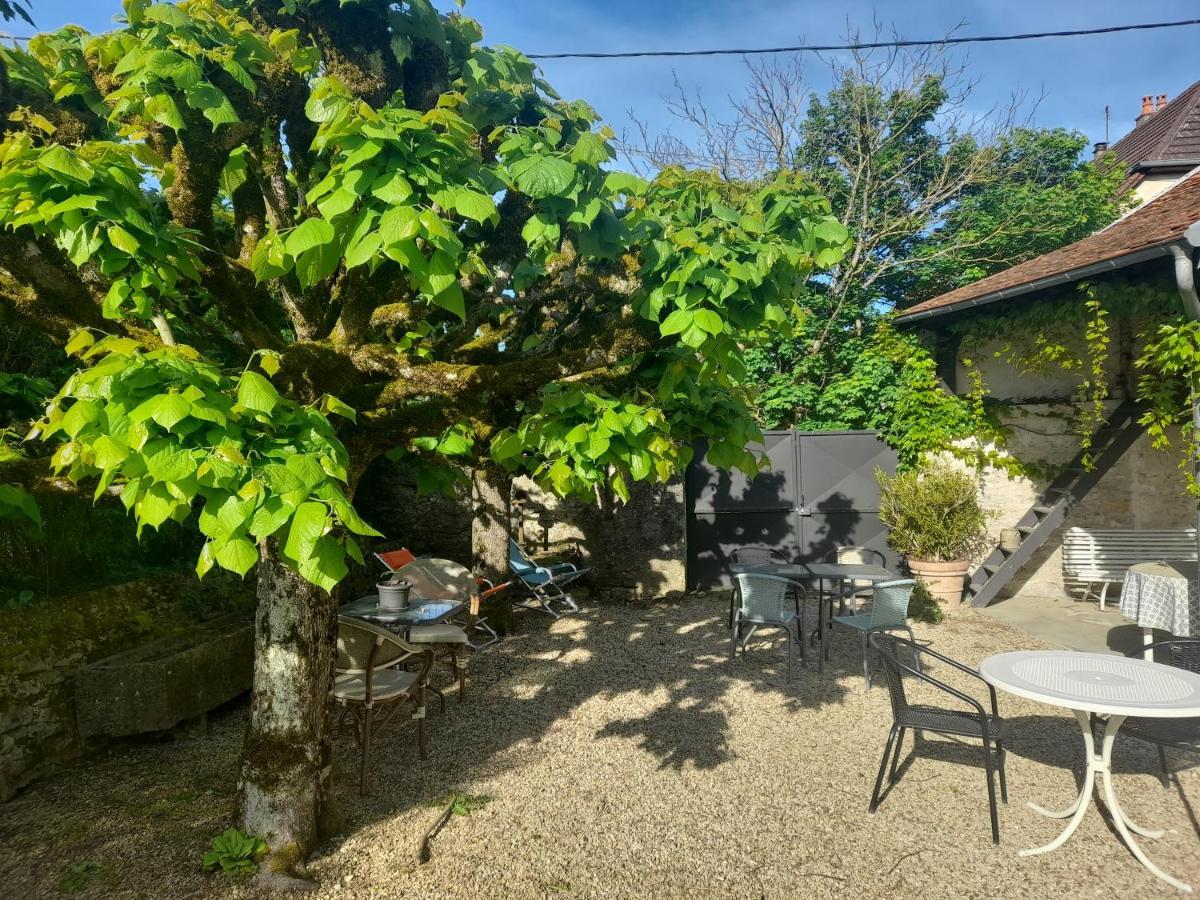 Avol D'Oiseau Bed & Breakfast Villers-Farlay Bagian luar foto