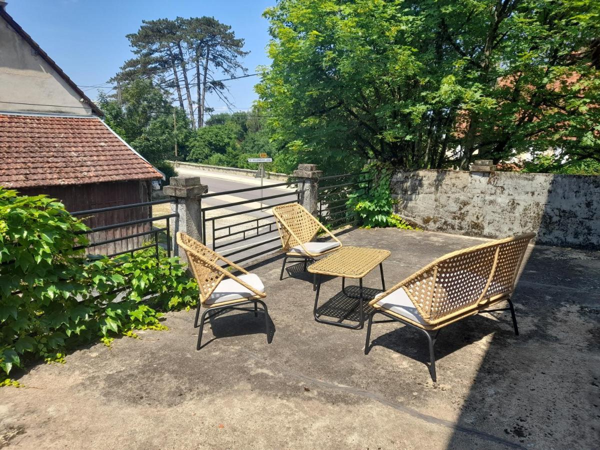 Avol D'Oiseau Bed & Breakfast Villers-Farlay Bagian luar foto